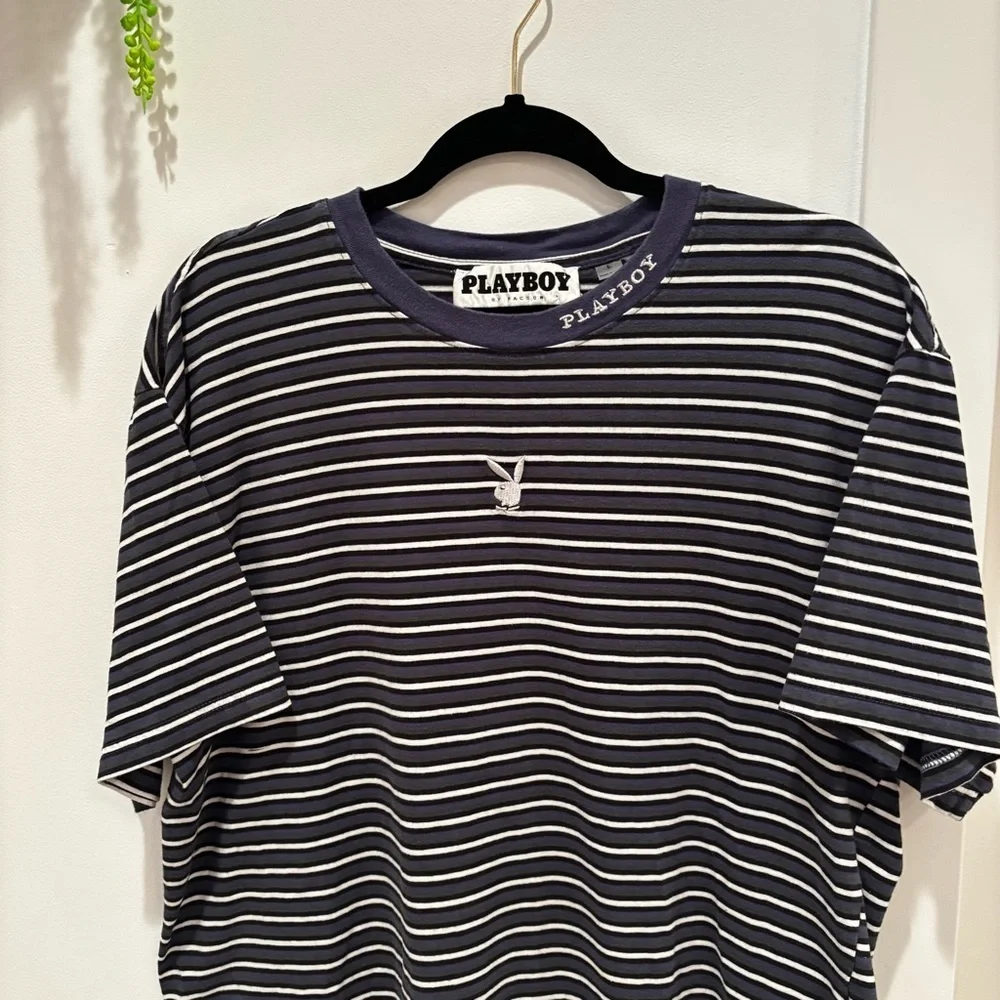 Playboy by Pacsun Metallic Bunny Men's Striped Crewneck T-shirt 100% cotton L